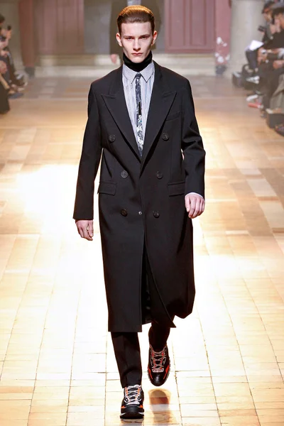 Look 1